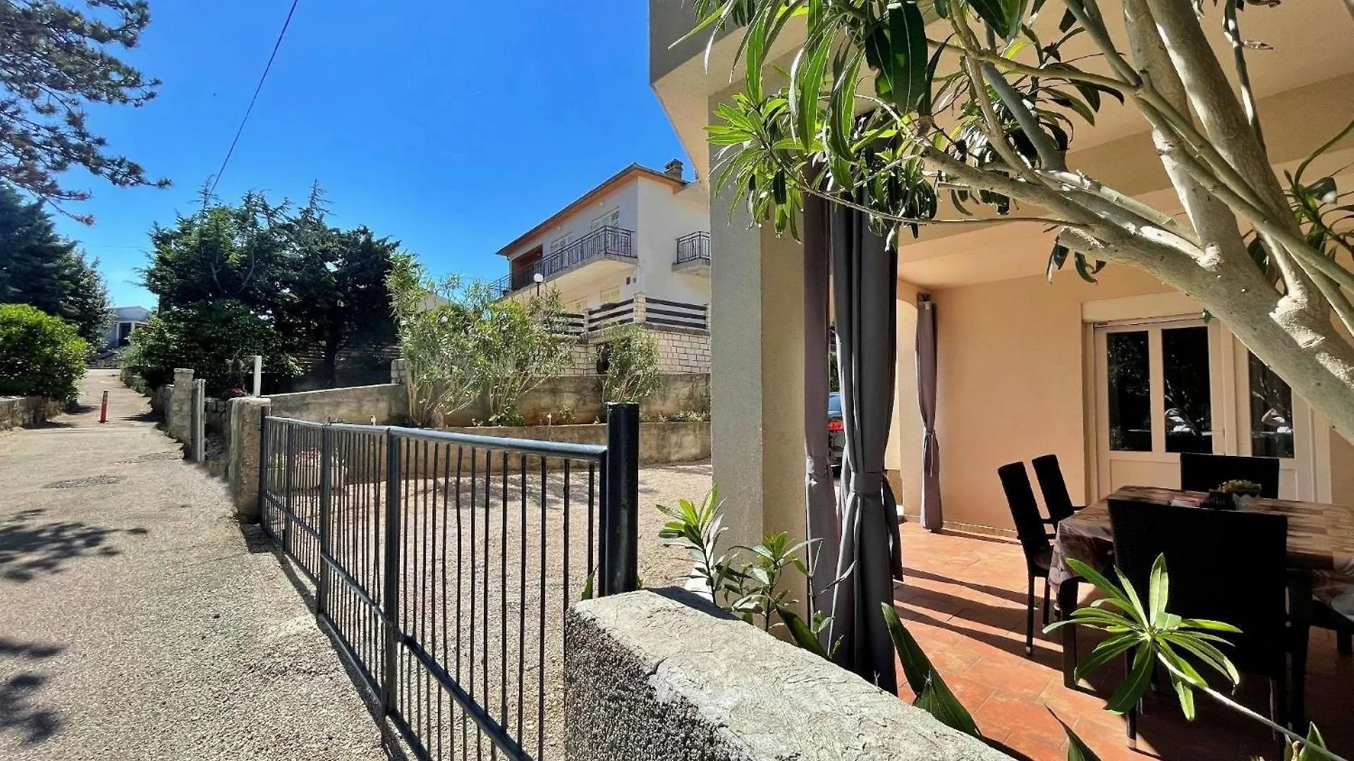 Apartment Butkovic - Am Meer, Haustierfreundlich Croatia